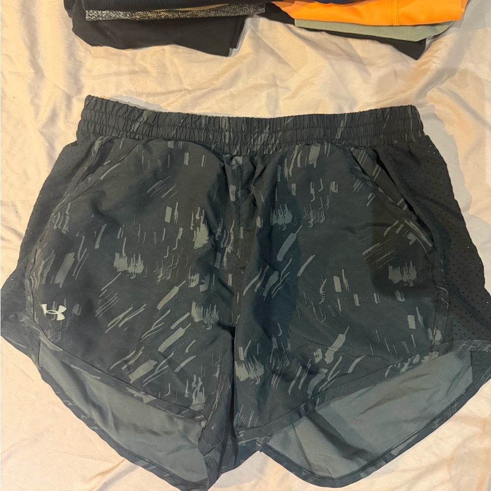 Under Armour Black Heathered Women's Training Shorts
